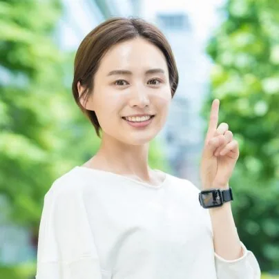 考えている男性の様子