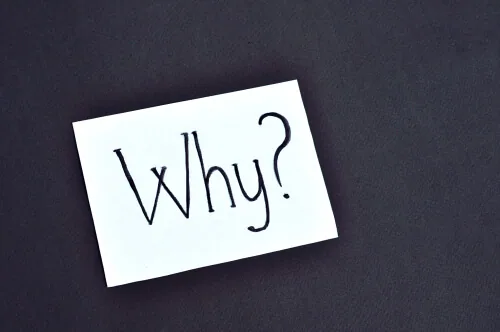 WHY？と書かれたメモ