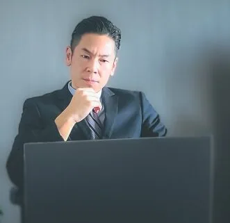 考えている顔