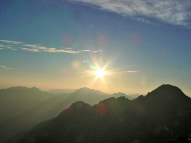 早寝早起き 朝陽