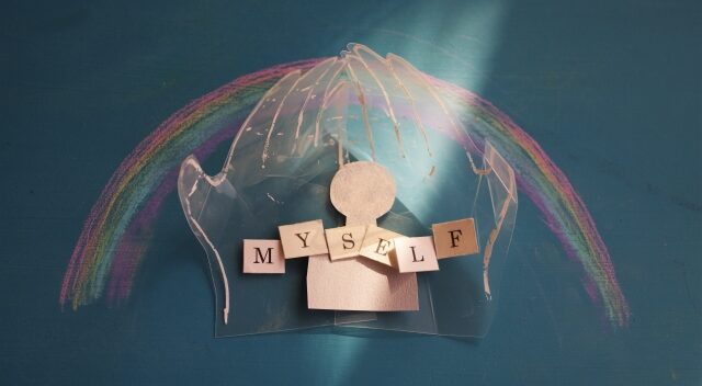 MY SELFの文字と虹